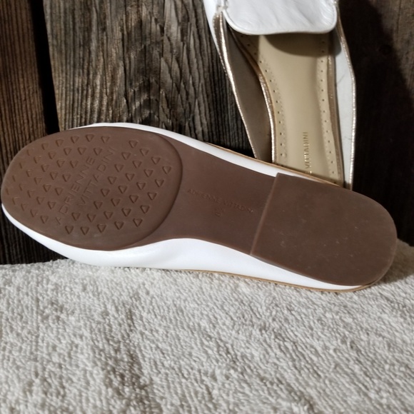 Adrienne Vittadini Leather white and gold mules - Picture 6 of 7